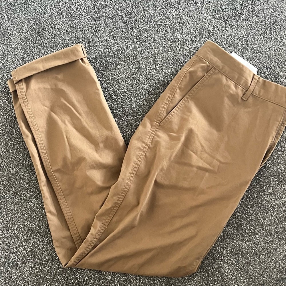 NWT Size 33 HM Skinny Fit Stretch Khakis